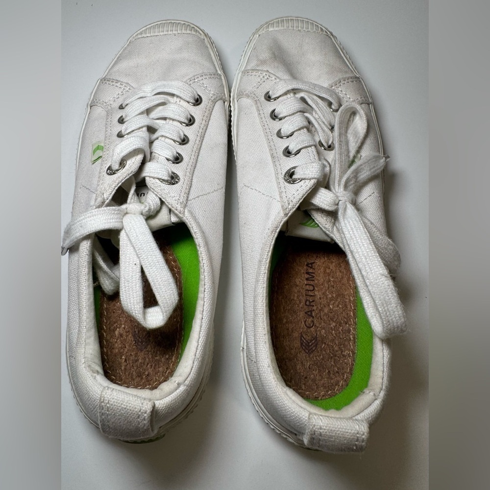 Cariuma OCA Off Canvas Sneakers white womans 8